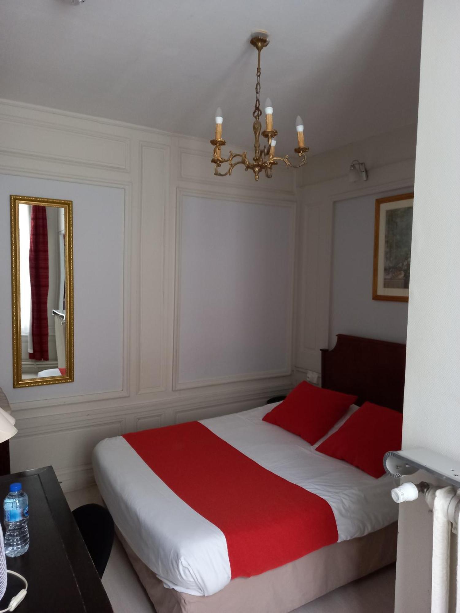 Brit Hotel Comtes De Champagne - Troyes Centre Historique Exterior photo
