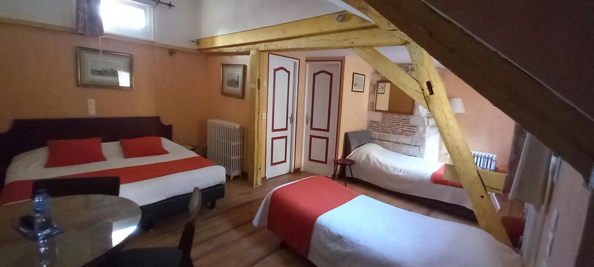 Brit Hotel Comtes De Champagne - Troyes Centre Historique Exterior photo